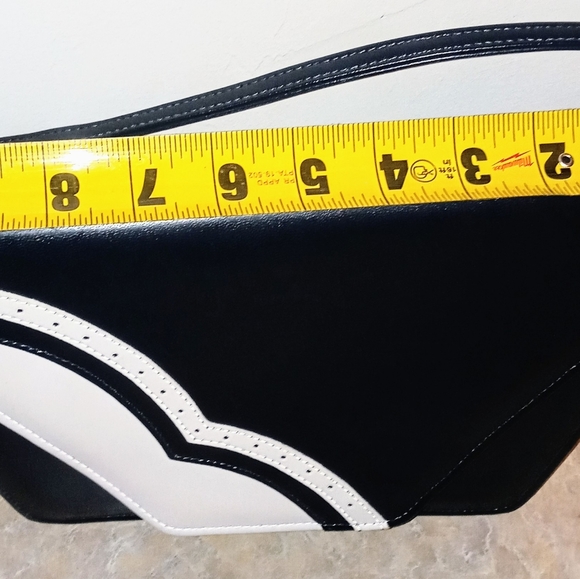 PURSE - Picture 8 of 10